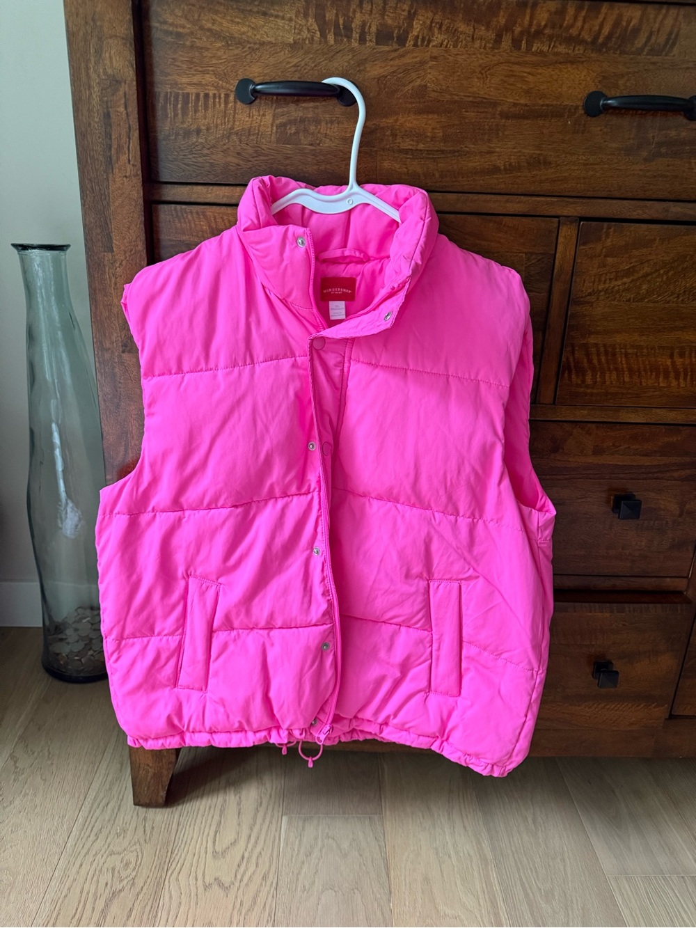 HOT PINK PUFFER VEST - Picture 2 of 3